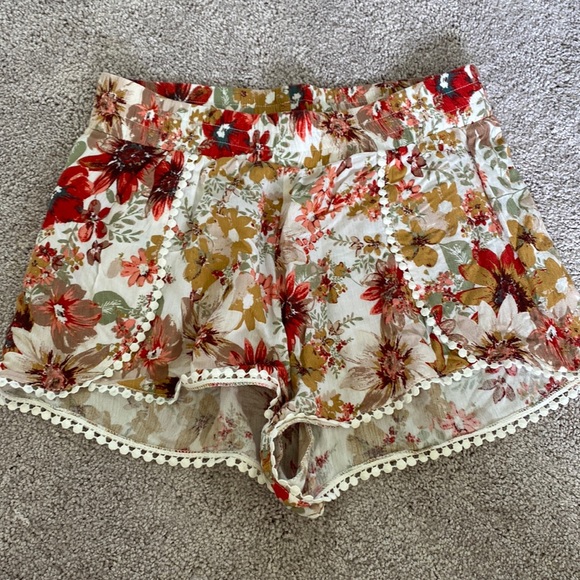 Love Tree Pants - Love Tree floral shorts